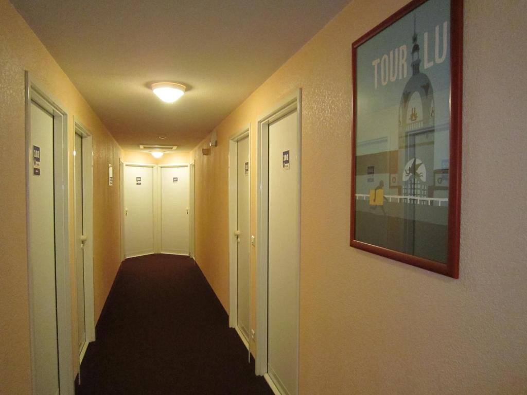 Quick Palace Nantes La Beaujoire Exterior photo A typical corridor