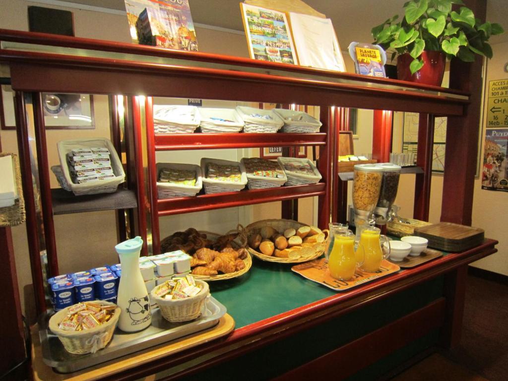 Quick Palace Nantes La Beaujoire Exterior photo A typical breakfast buffet